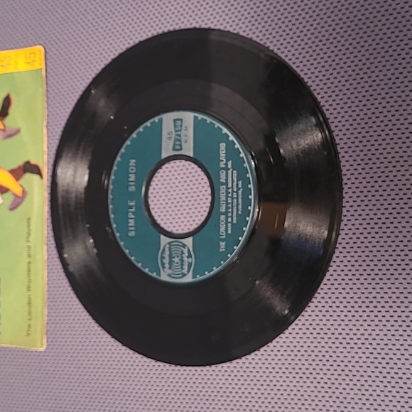 Simple Simon 1, 2, Button My Shoe The Cat And The Fiddle 45 RPM Vinyl Record - Picture 3 of 6
